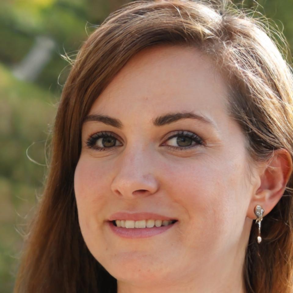 Steuerexpertin Dr. Maria Hoffmann
